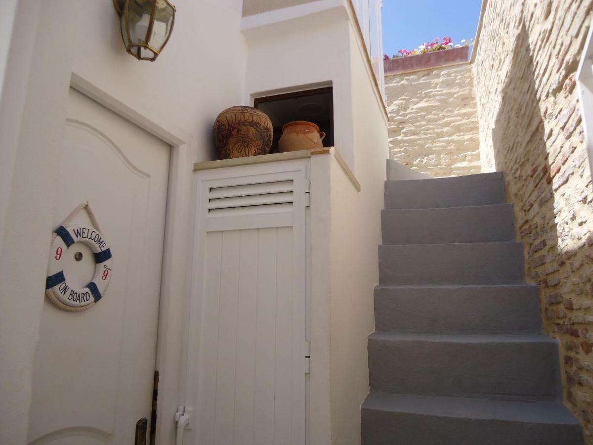 Apartamento Con Terraza,A 100M Playa Costilla Y Frente Al Castillo Rota Exterior foto